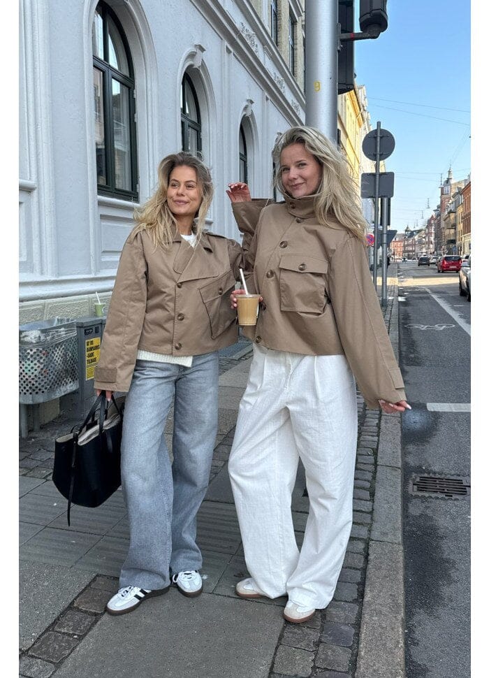 BYIC Astaic Short Trenchcoat