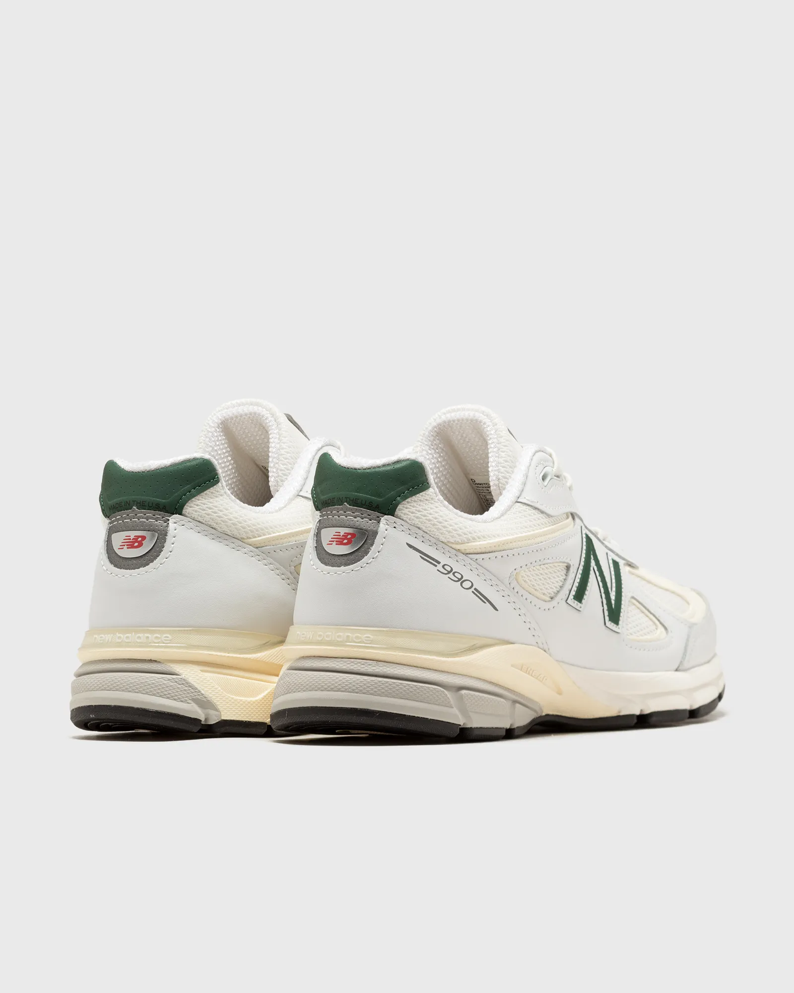 New Balance 990v4