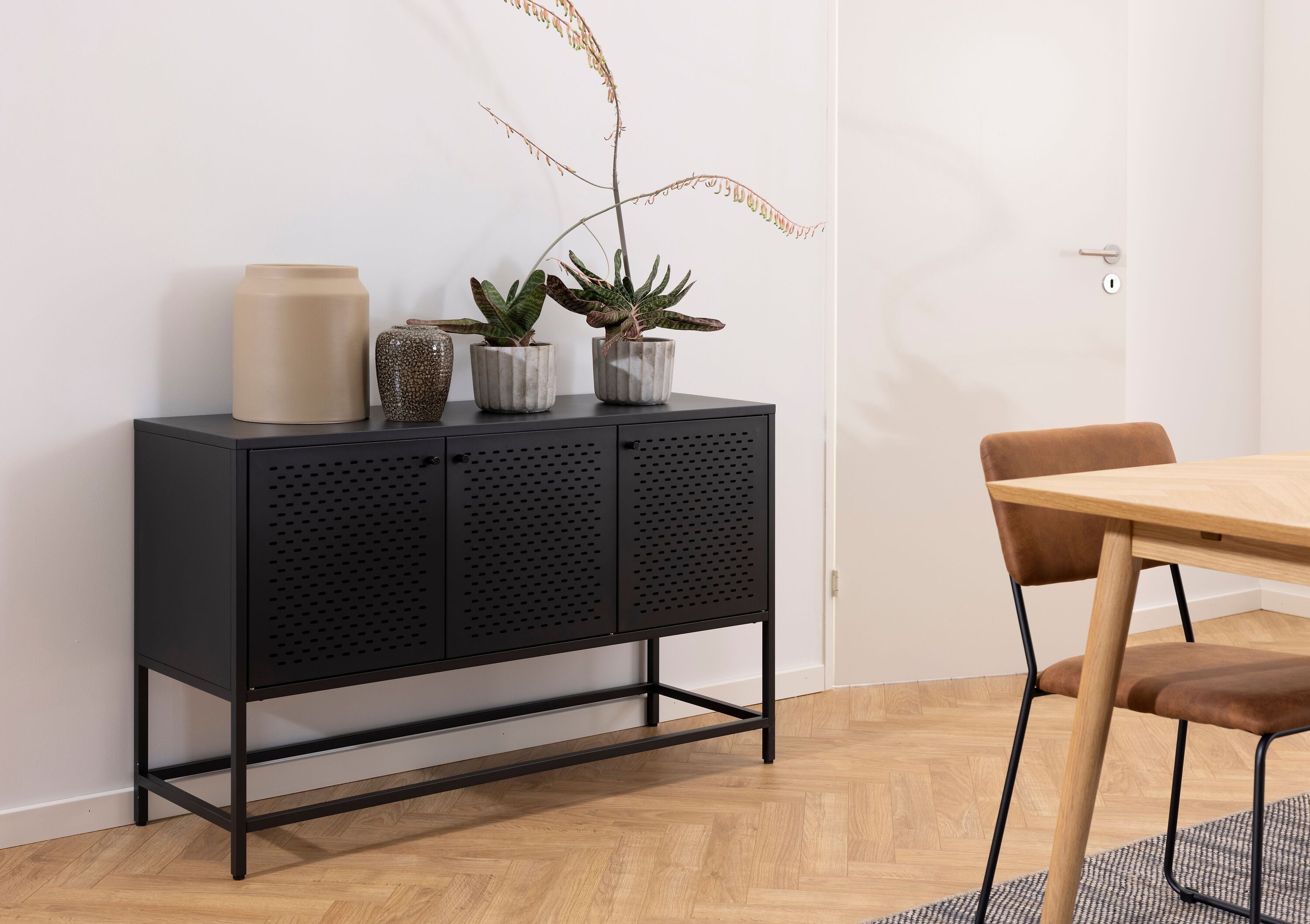 JAXTON Sideboard - Schwarz / B: 125.0 cm x T: 40.0 cm x H: 75.0 cm