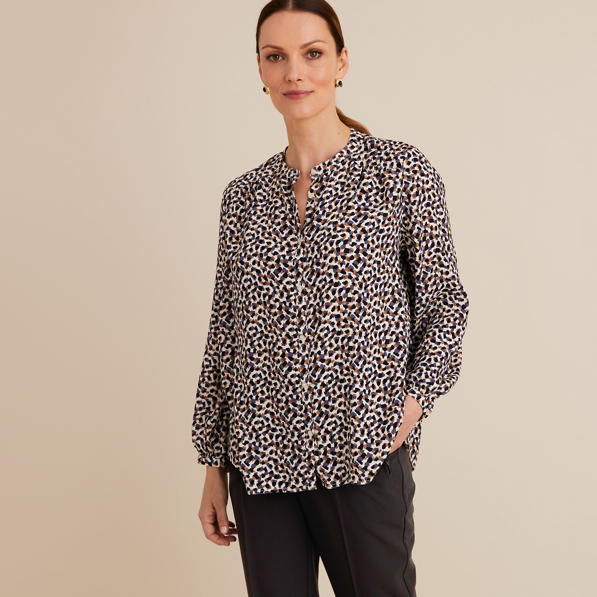 ANNE WEYBURN<br>Blusa com estampa gráfica e mangas compridas