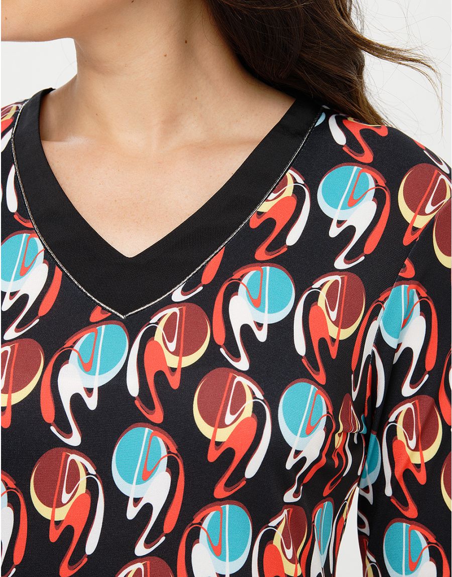 T-shirt noir à motifs