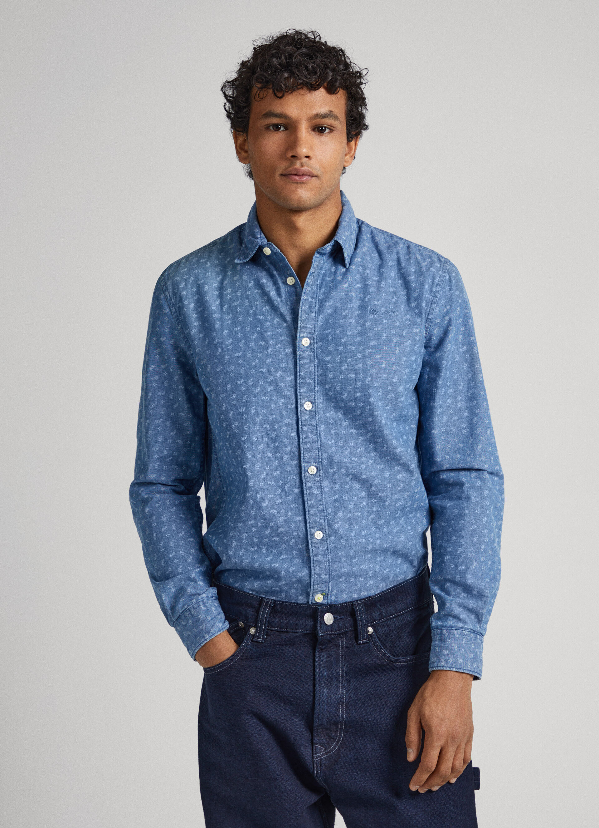 Camisa Slim Fit com Estampa Paisley - azul-marinho