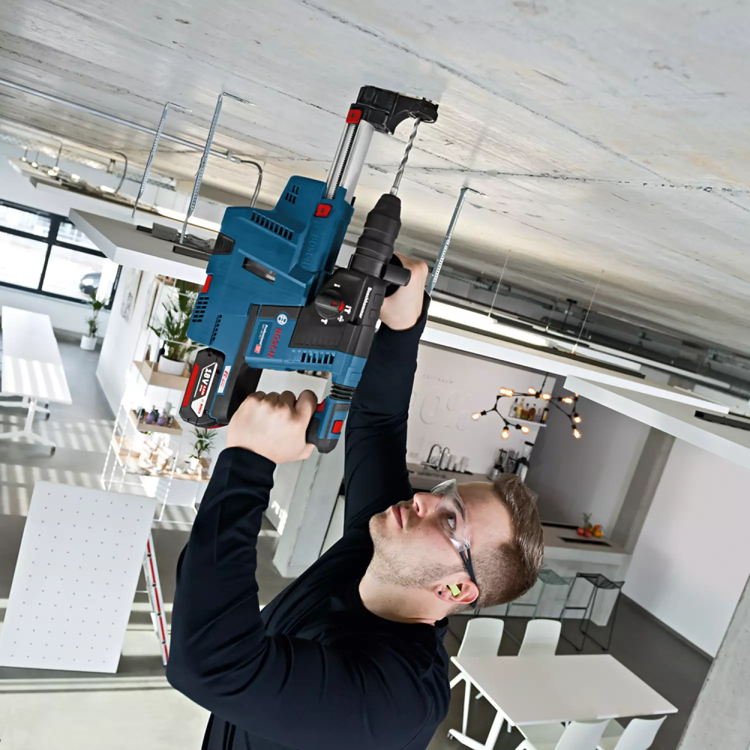 Bosch GBH 18V-26 F 18V Li-Ion Accu SDS-plus combihamer incl. GDE 18V-16 afzuigsysteem set (2x 5.5Ah accu) in L-Boxx - 2,6J - koolborstelloos