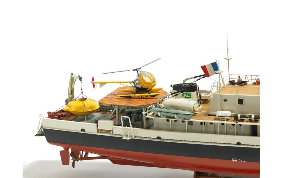Bausatz Forschungsschiff Calypso, 940 mm 1:45<br>Vorbildgetreuer Ozeanforschungsschiff Modellbausatz