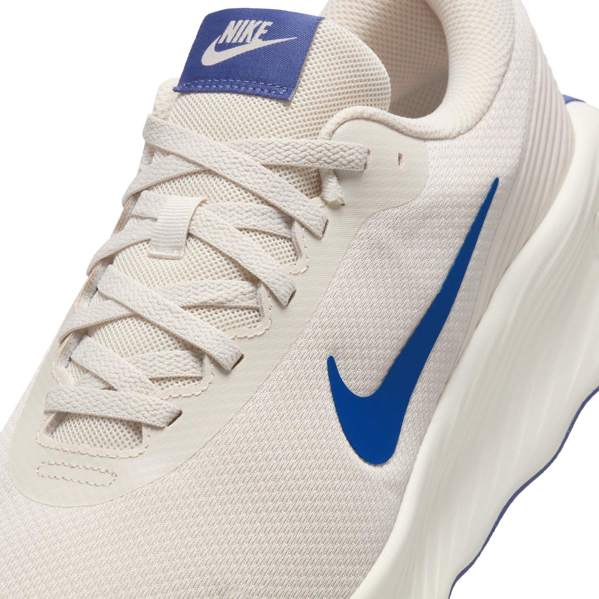 Nike Promina