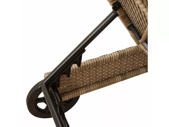 Chaise longue avec roues et coussin beige résine tressée