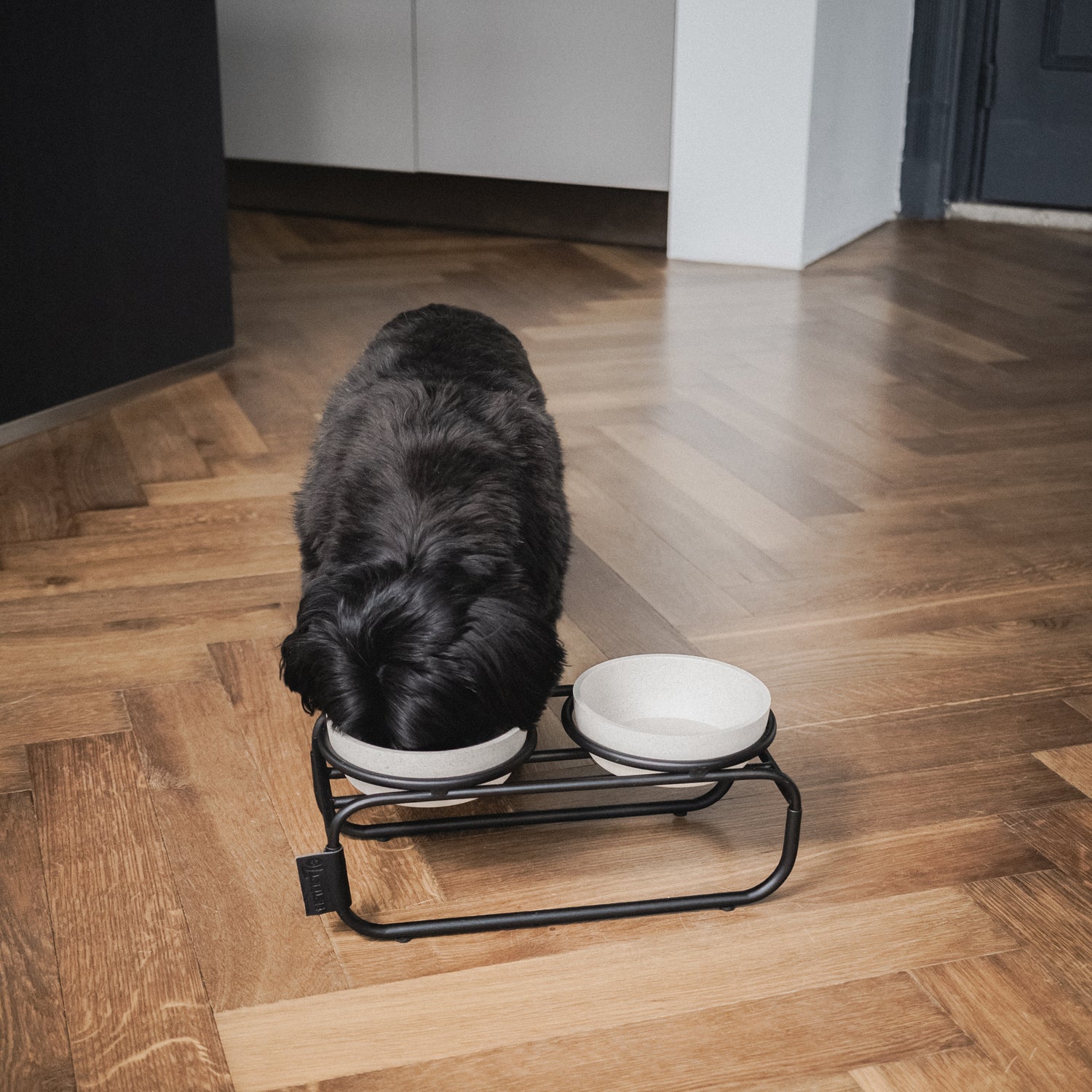 District 70 voerstandaard Butler zwart S 33,5 x 16 x 12,5 cm