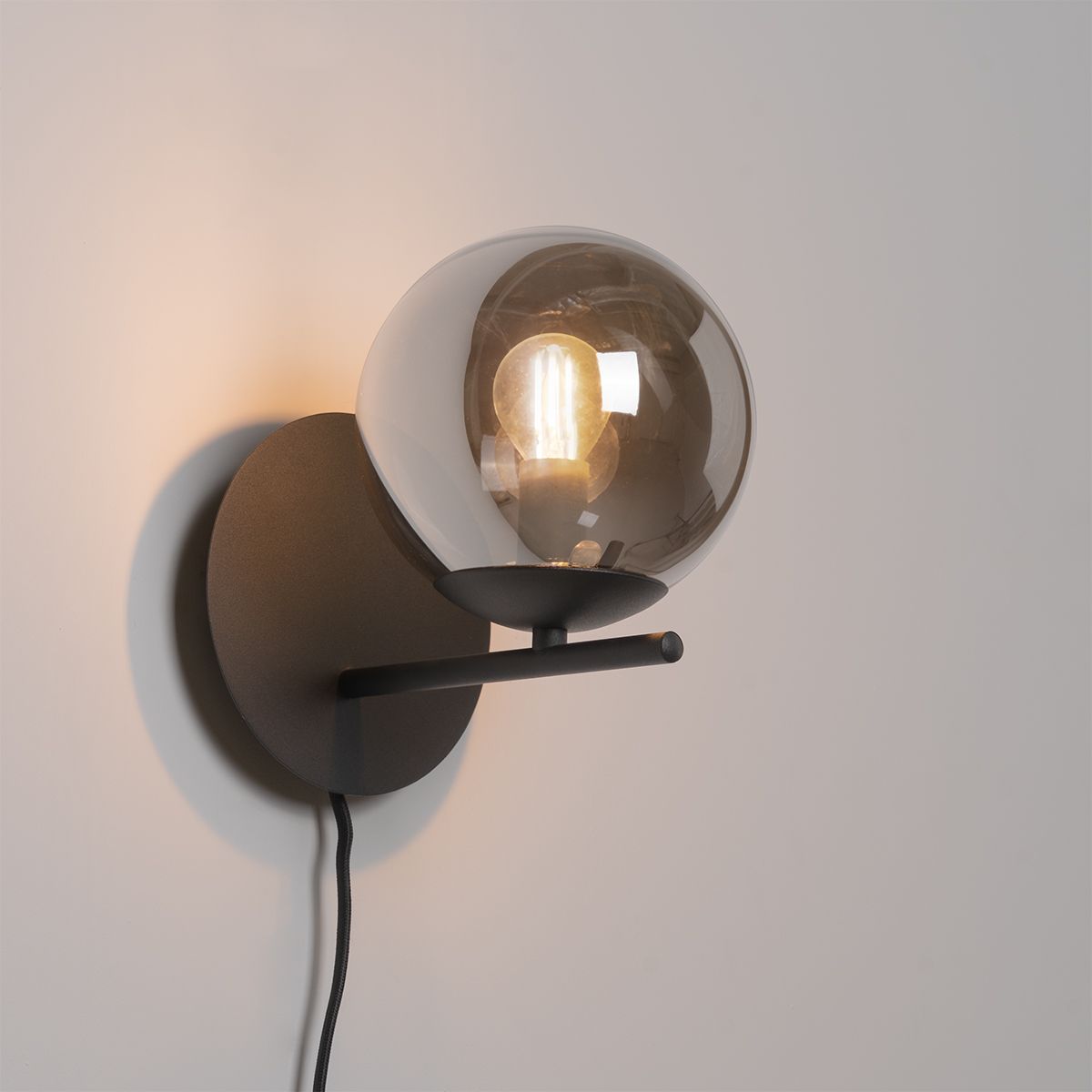 Art Deco wandlamp zwart en smoke glas - Flore