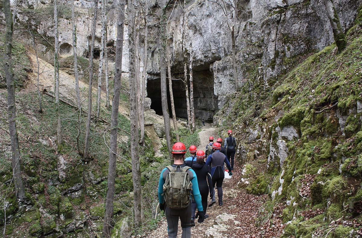 Höhlentrekking und Höhlentauchen in Grabenstetten schenken