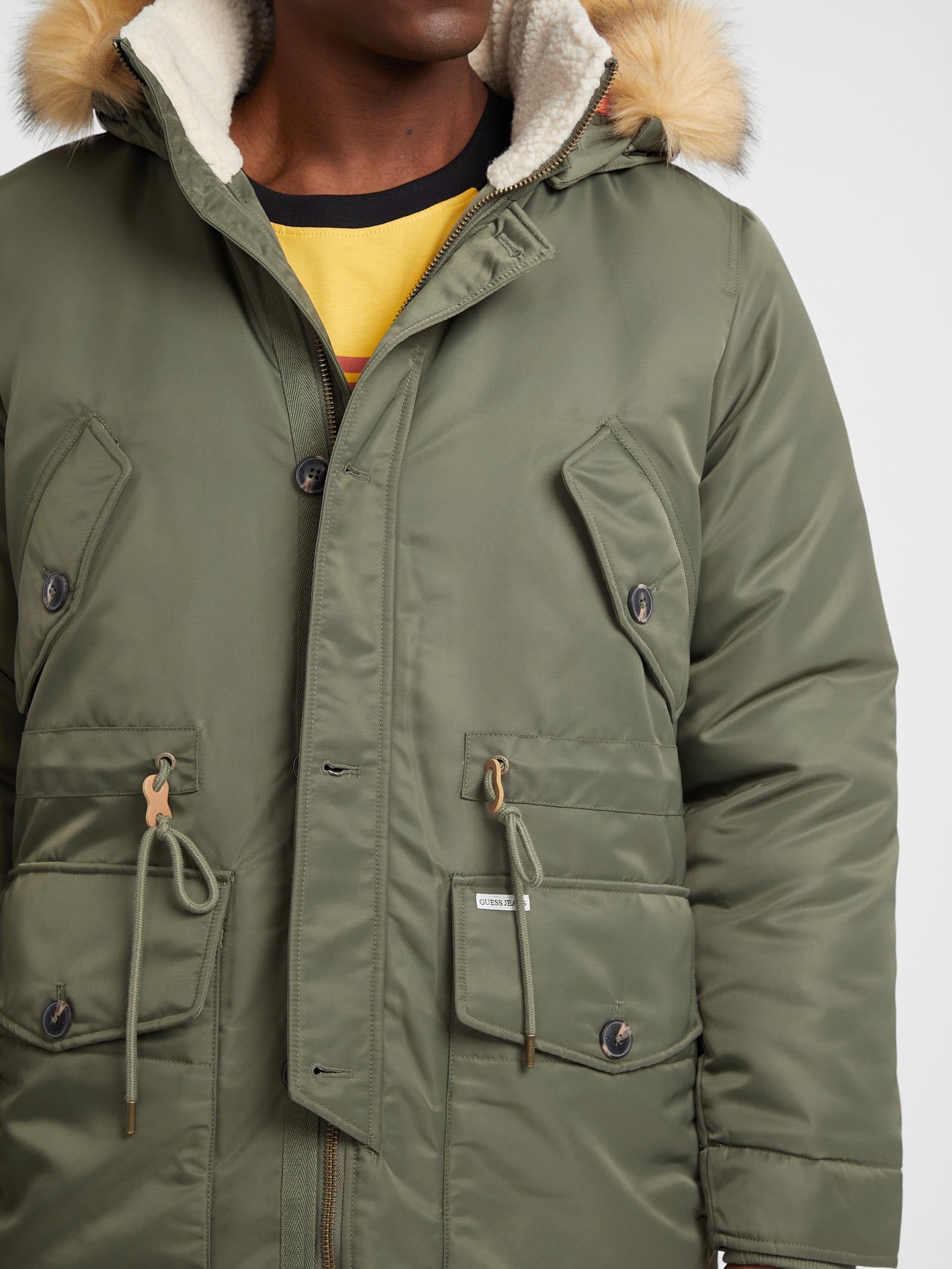 Parka com capuz em nylon