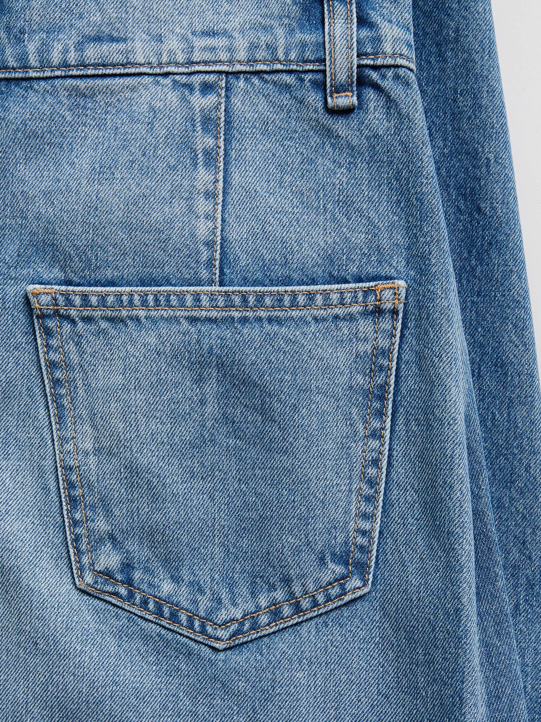 Barrel-Leg-Jeans