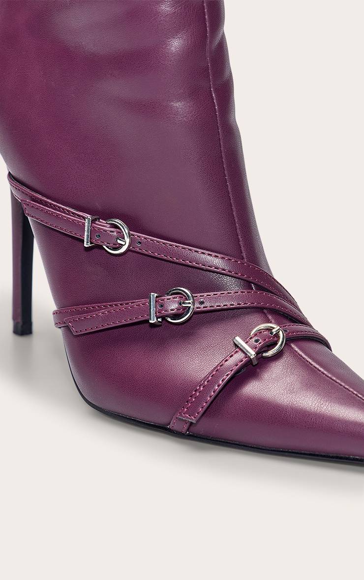 Prune Bottine À Talon Avec Brides À Boucles Vernies