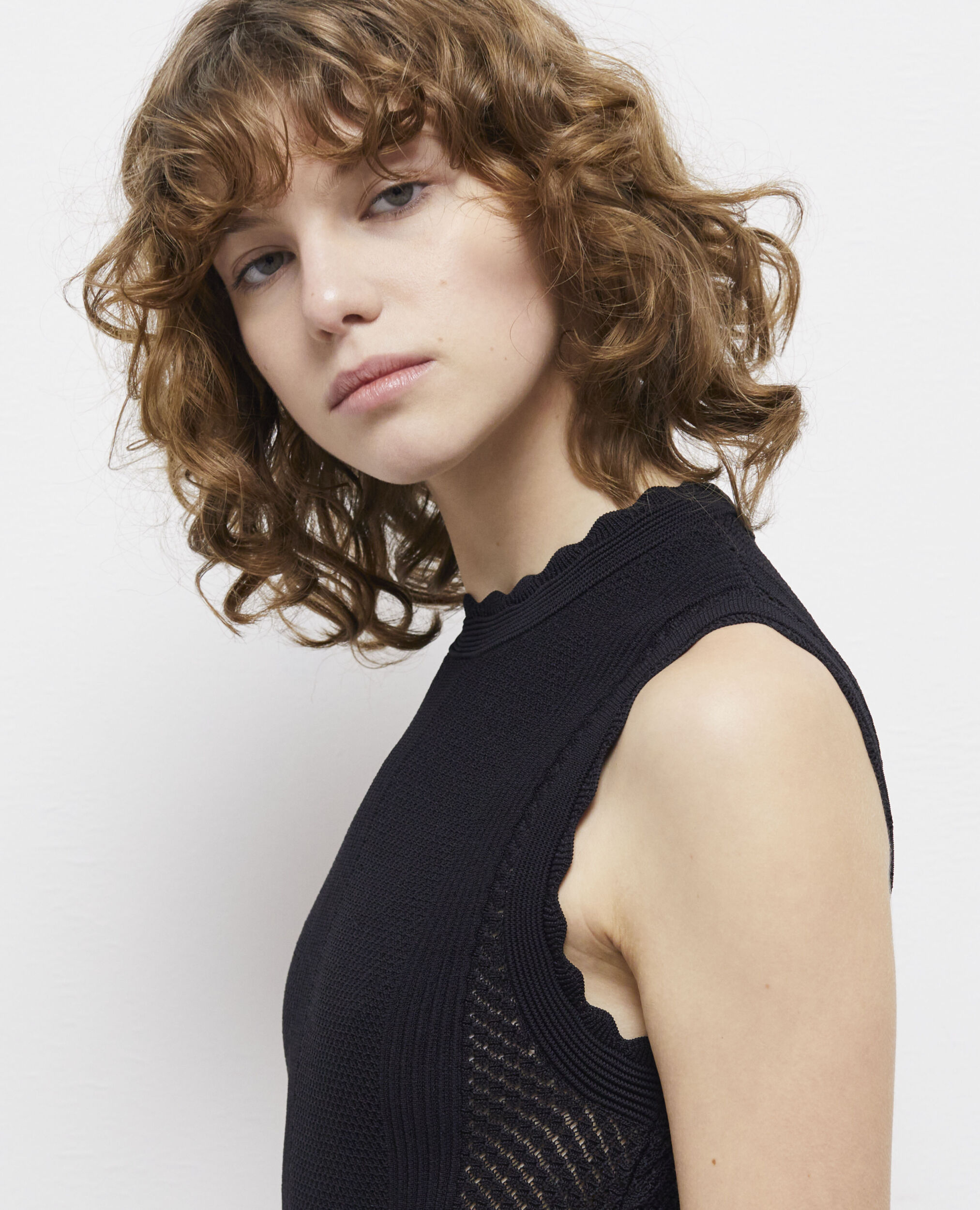 Robe courte noire en maille