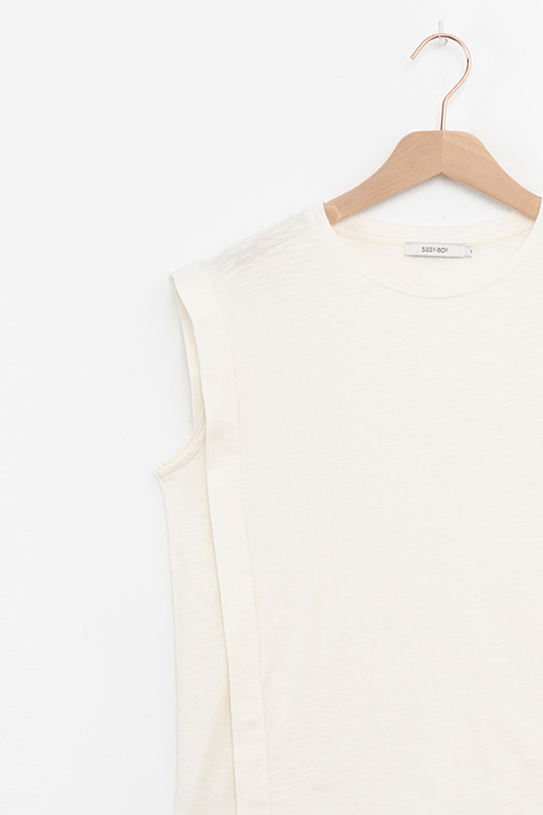 Off-white mouwloze jersey top