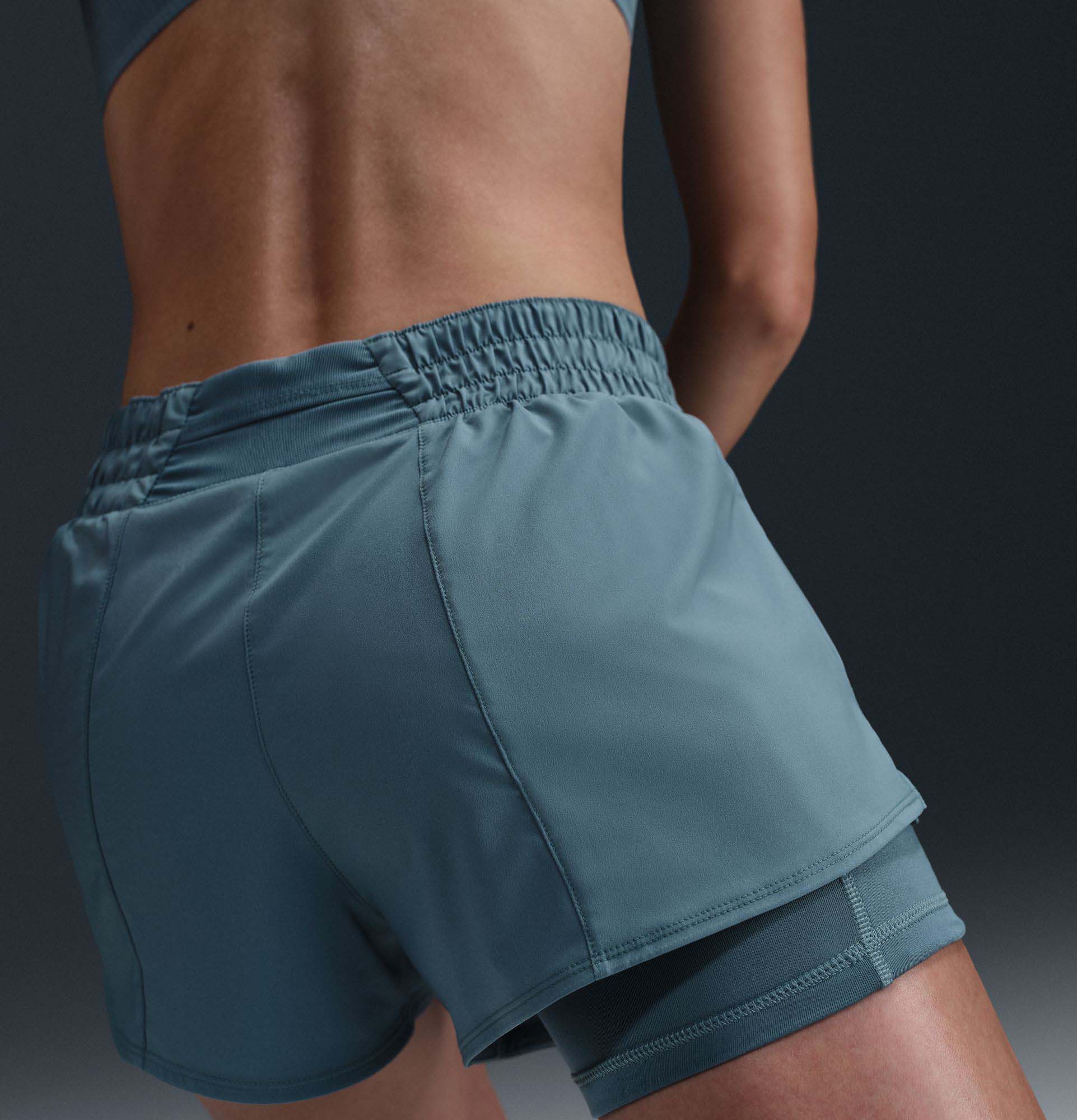 Dri-FIT One 2-in1 Mid RIse 3