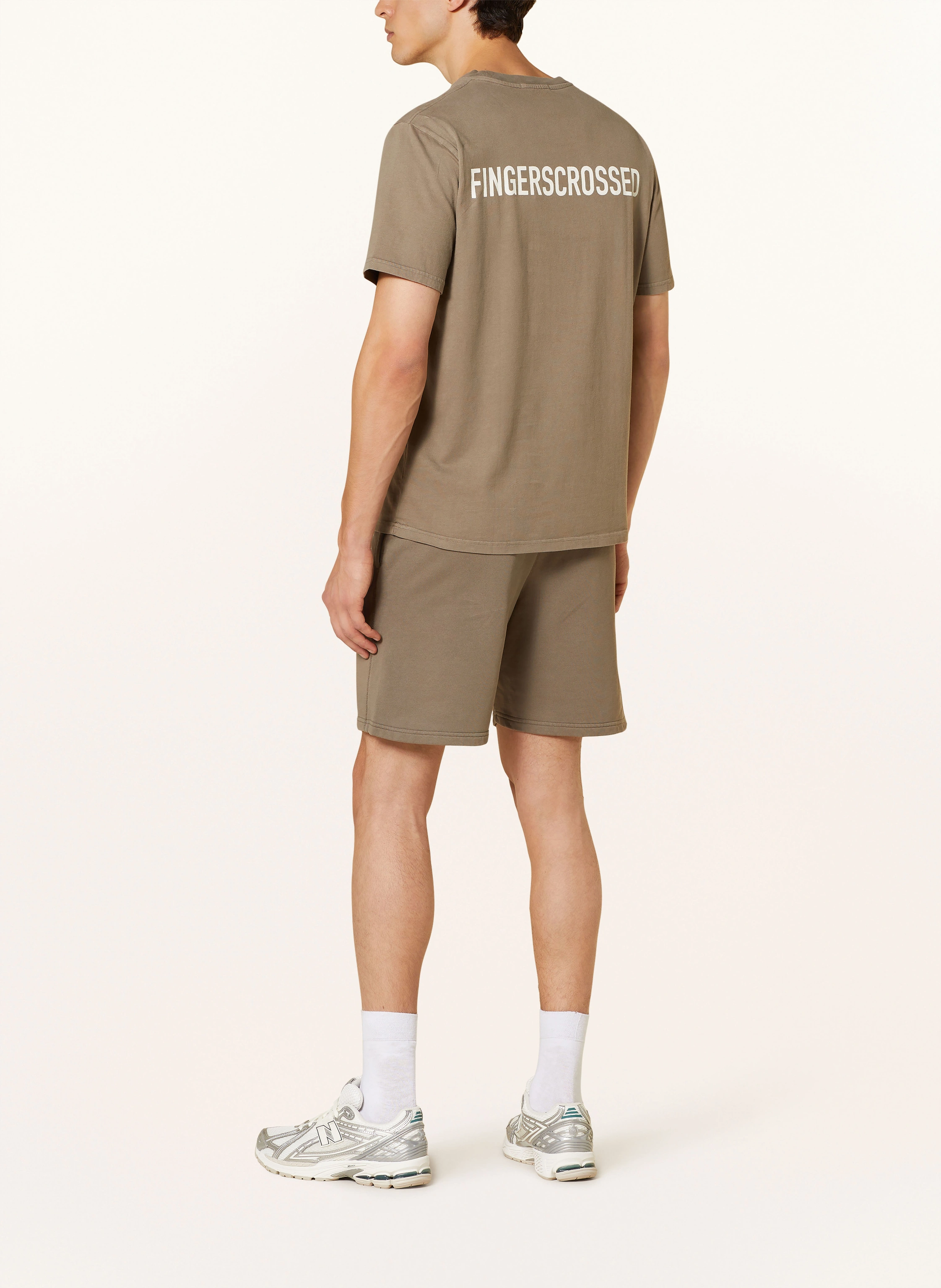 FINGERSCROSSED Sweatshorts MOVEMENT