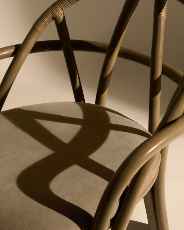 Gubi Bistra lounge stoel naturel