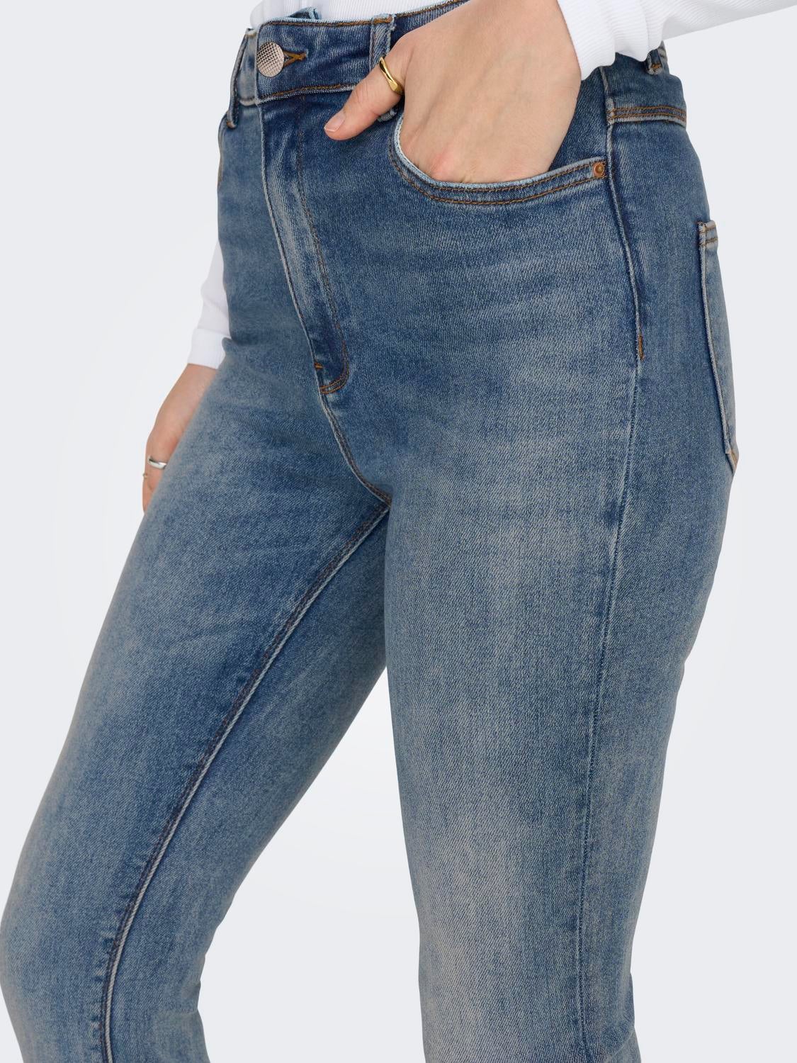 ONLMILA Hohe Taille Ausgestellt Jeans Medium Blue Denim
