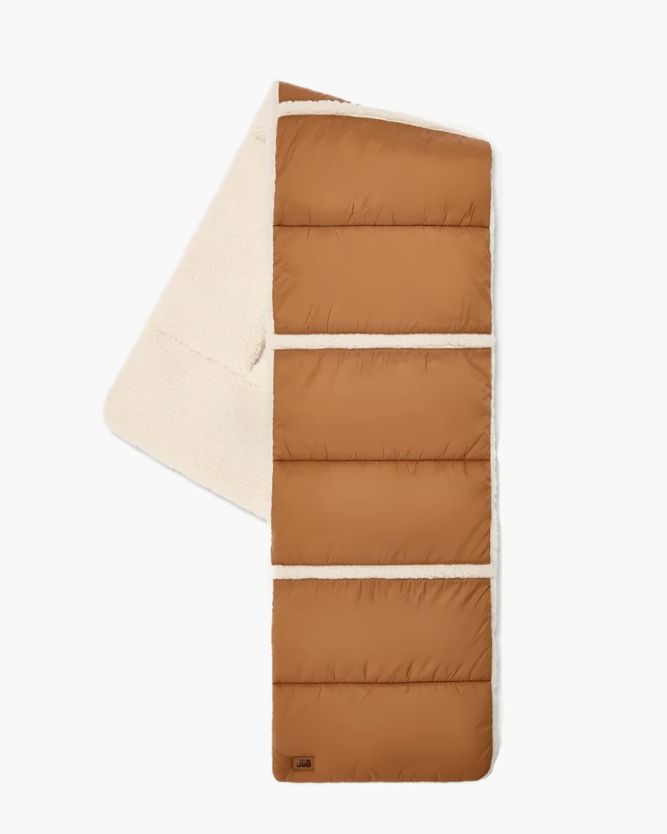 UGG AW UGGfluff Reversible Scarf Chestnut Sjaal