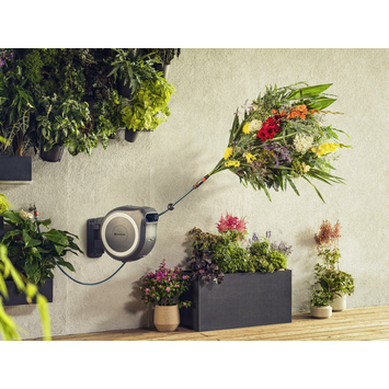 Gardena wandslangenbox Roll Up 35 grijs/wit meter incl. tuinspuit