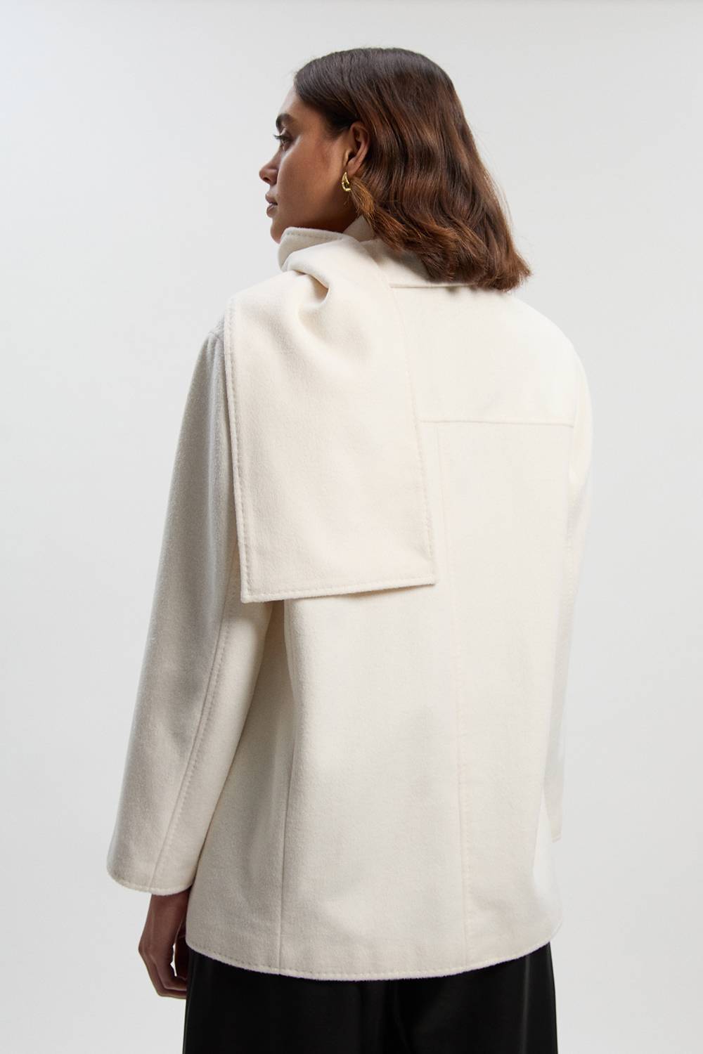 KarenMillen Manteau Court Ajusté en Laine Brossée avec Écharpe Amovible - Taille Haute