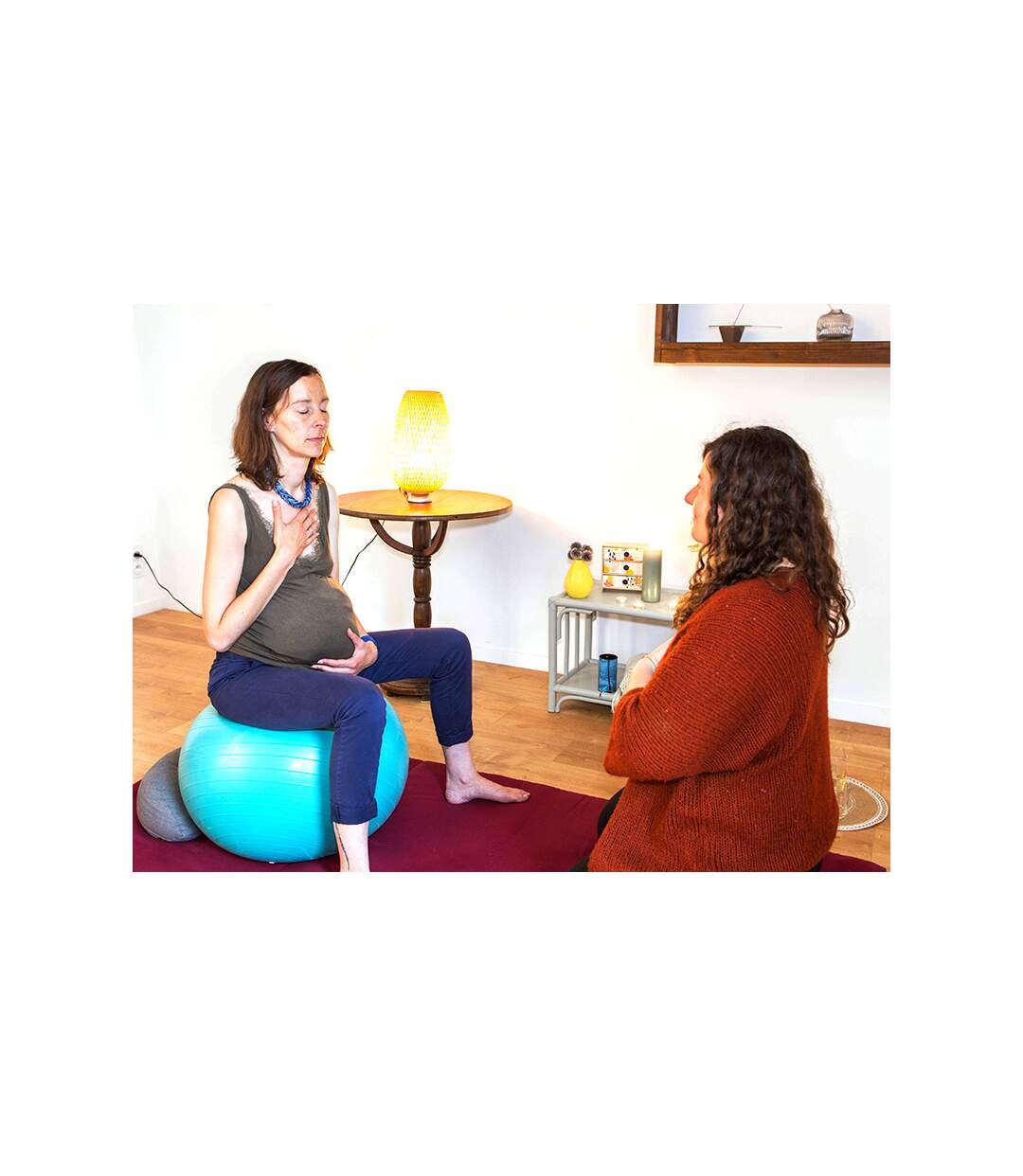 3h de détente pour future maman avec yoga, méditation et massage Rebozo - SMARTBOX - Coffret Cadeau Bien-être