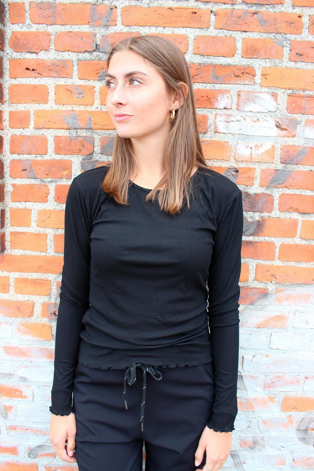 Liberte Natalia Ls Round Neck Blouse black