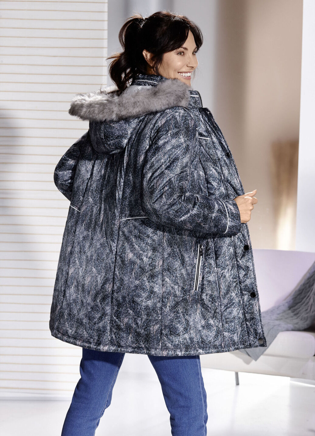 Longjacke mit abnehmbarer Kapuze