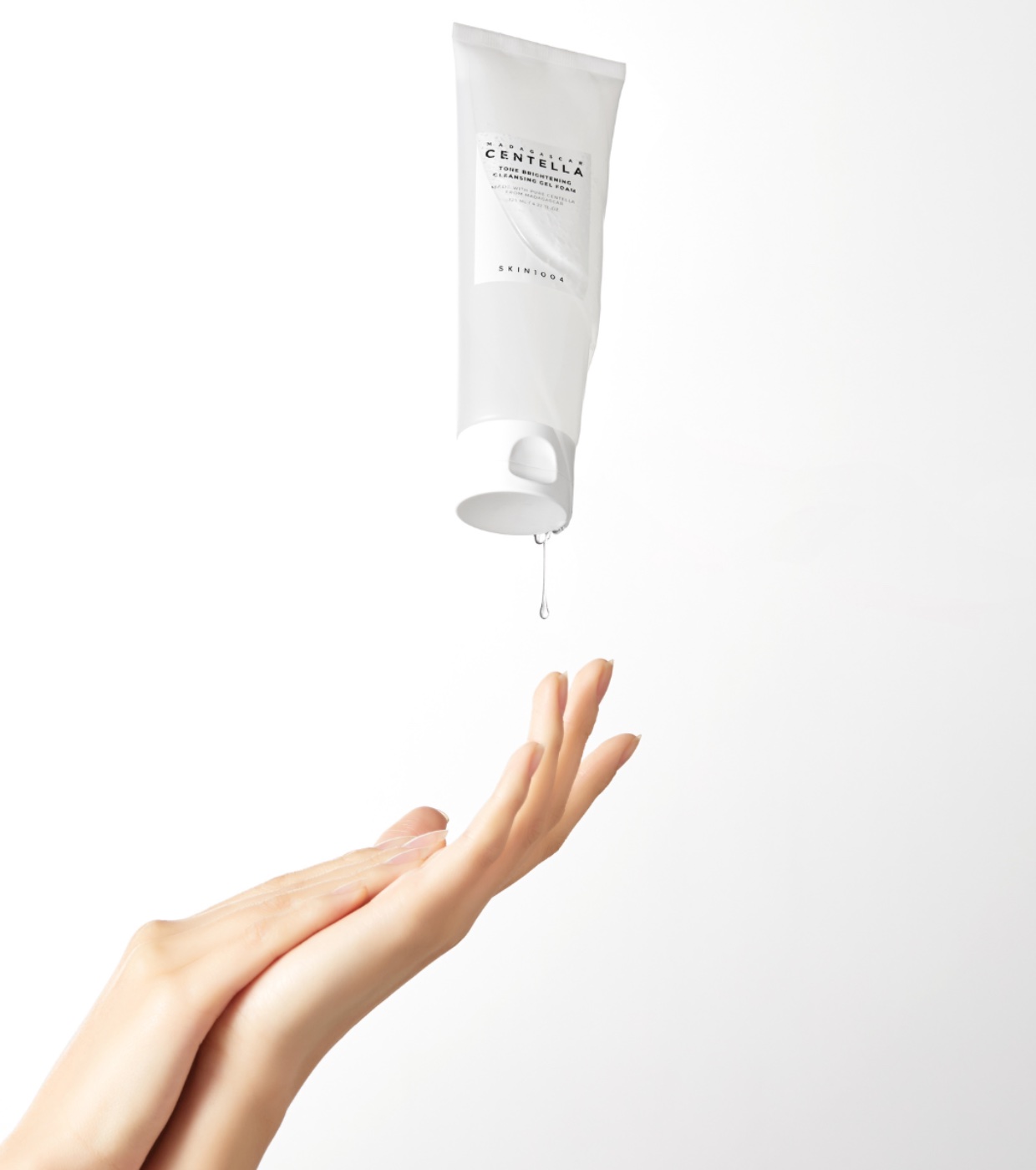 SKIN1004 - *Tone Brightening* - Espuma de limpeza com Centella Asiatica de Madagascar