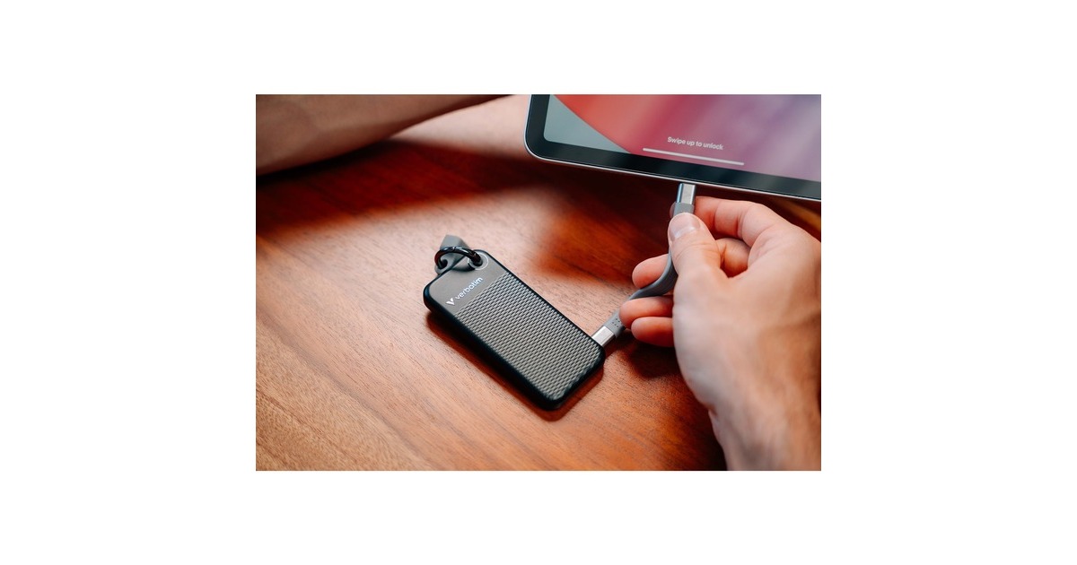 VerbatimPocket 2 TB externe SSD  (Zwart/grijs, USB-C 3.2 Gen 2 (10 Gbit/s), Incl. met sleutelhanger en kabelbevestiging)