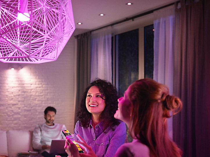2 spots connectée Philips Hue A60 IP20 E27 1100lm 11W blanc variable