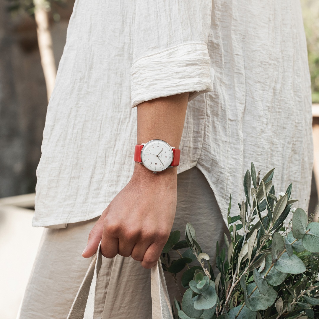Junghans max bill Mega Solar Saphir