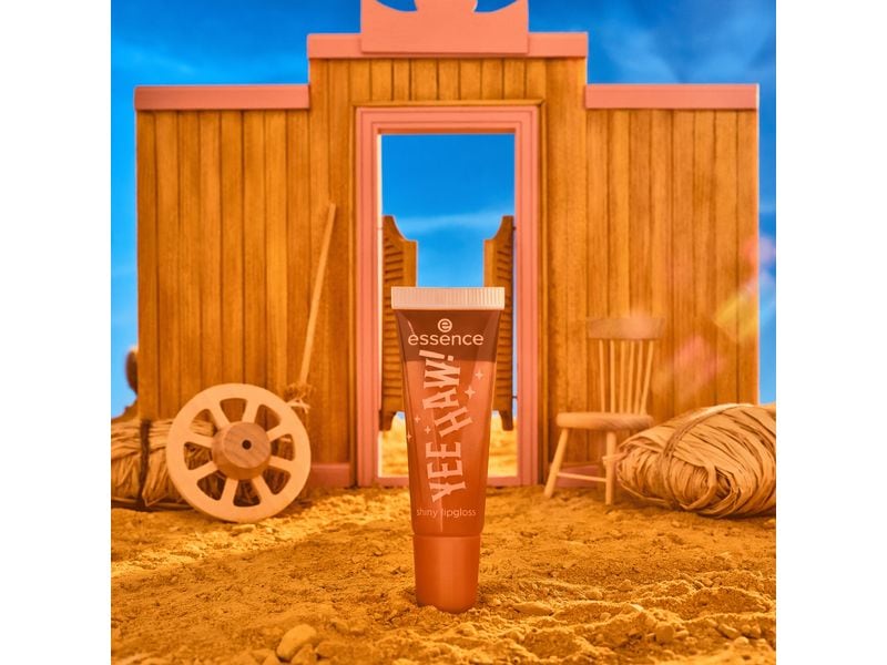 essence Lip Gloss Yee Haw! Shiny It's Me, Howdy Hochglanz-Finish mit goldenem Schimmer