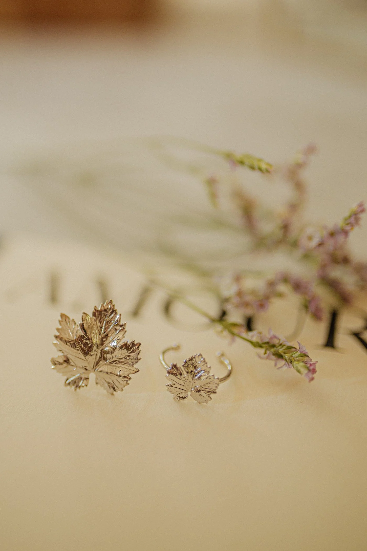 HÉRA - Bague feuille doré à l'or fin | Argent