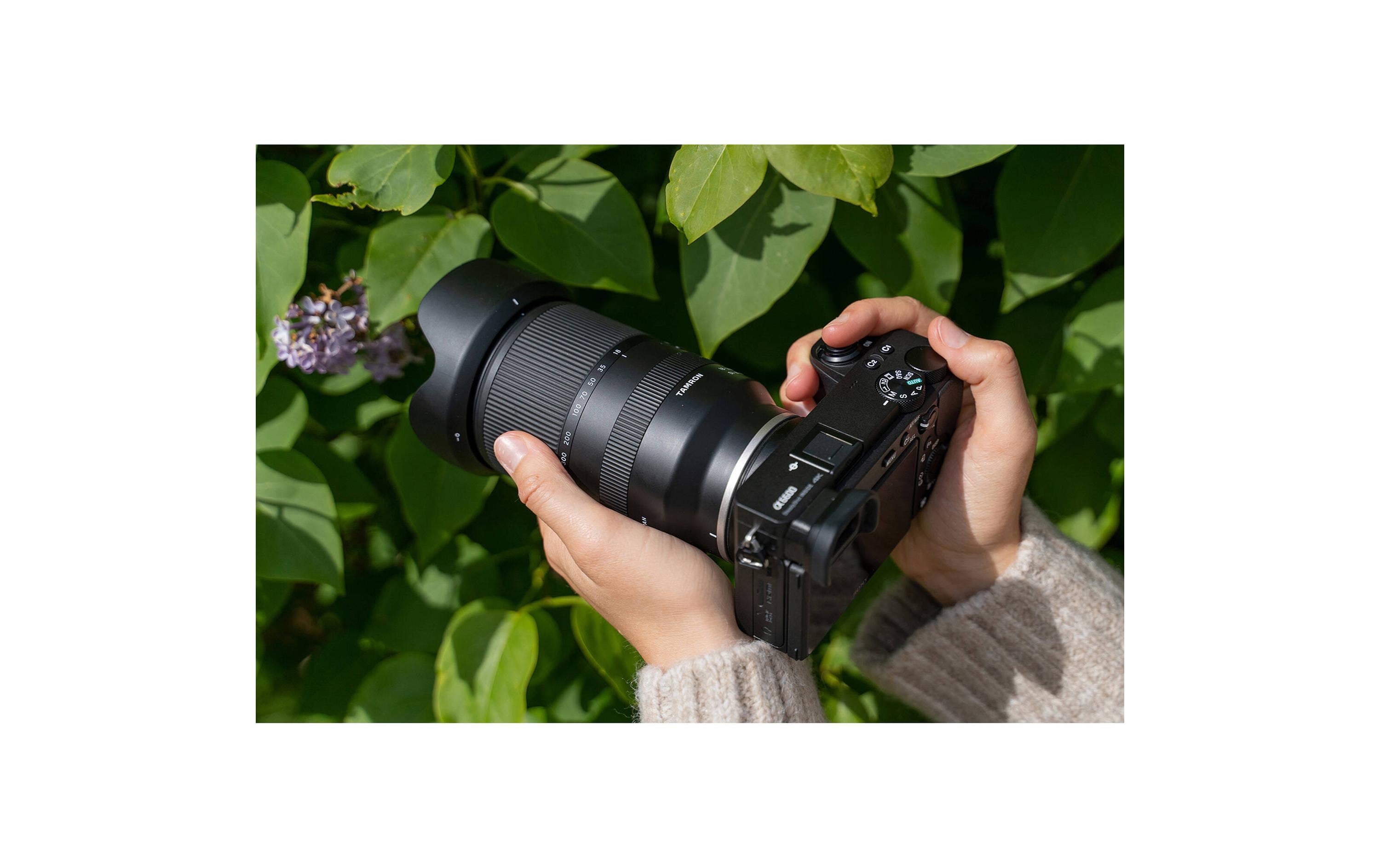 Zoomobjektiv AF 18-300mm F/3.5-6.3 Di III-A VC Sony E-Mount<br>Ein Objektiv mit allen Brennweiten