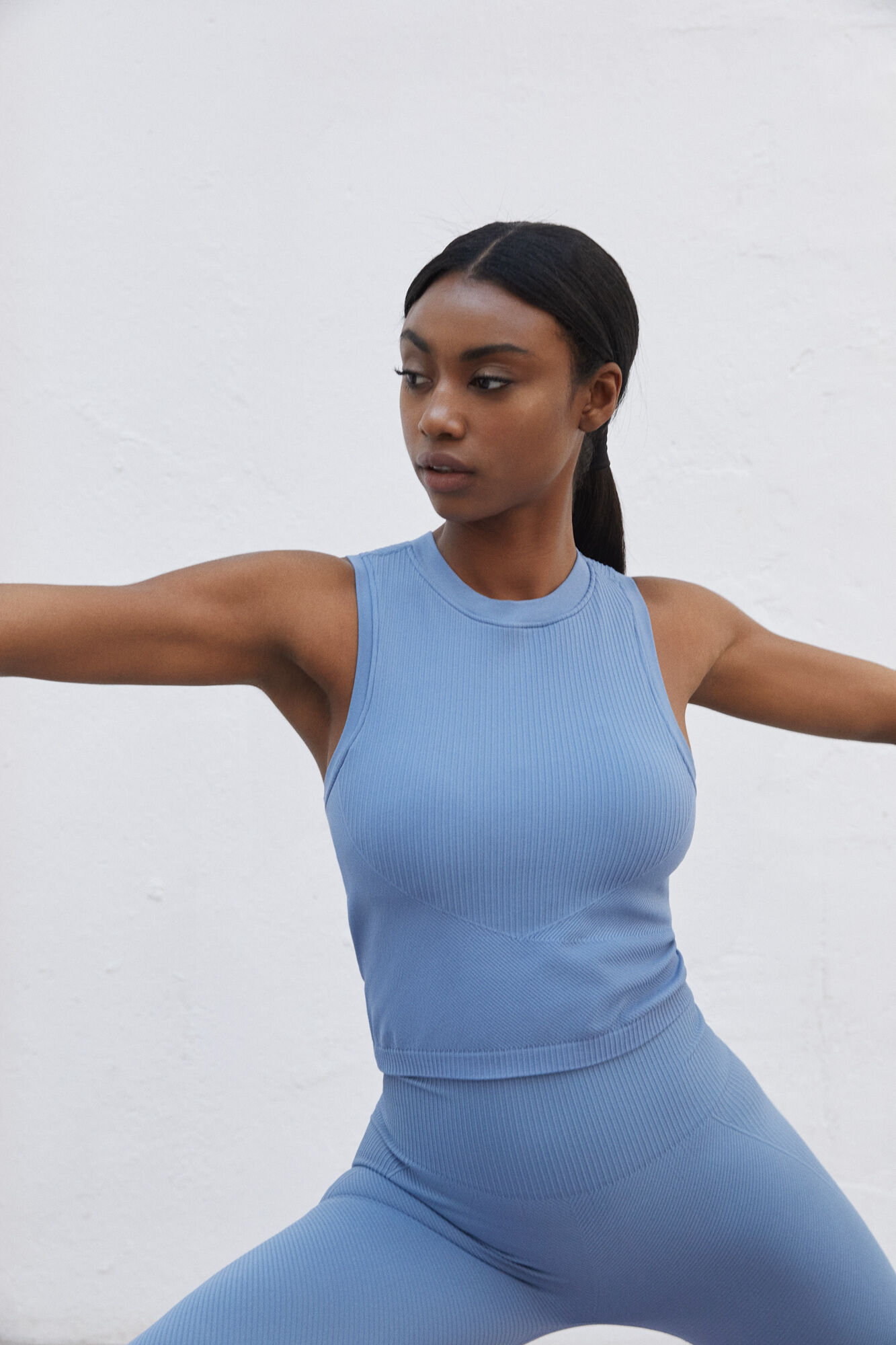 Camiseta azul sem mangas e sem costuras - azul
