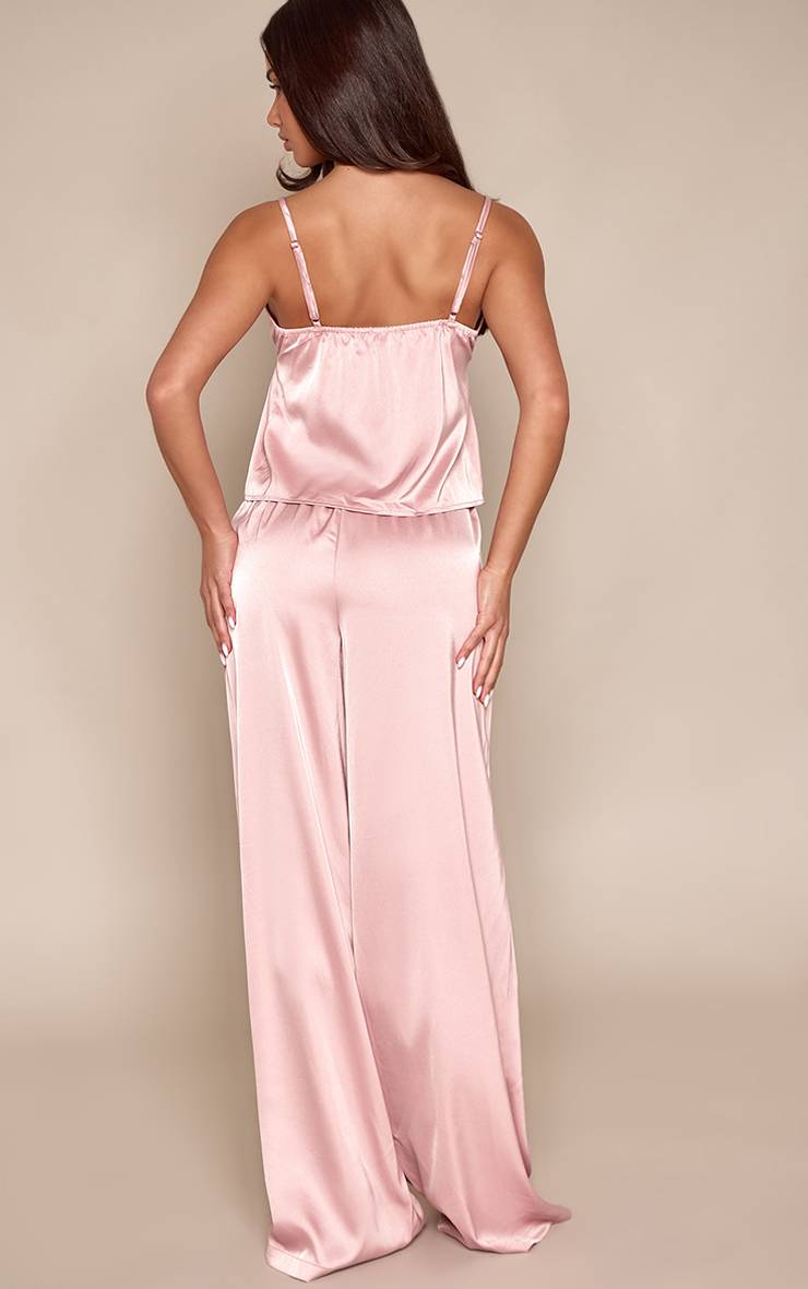 Rose Ensemble Pyjama Caraco Satiné Avec Détails En Dentelle Et Nœud Devant