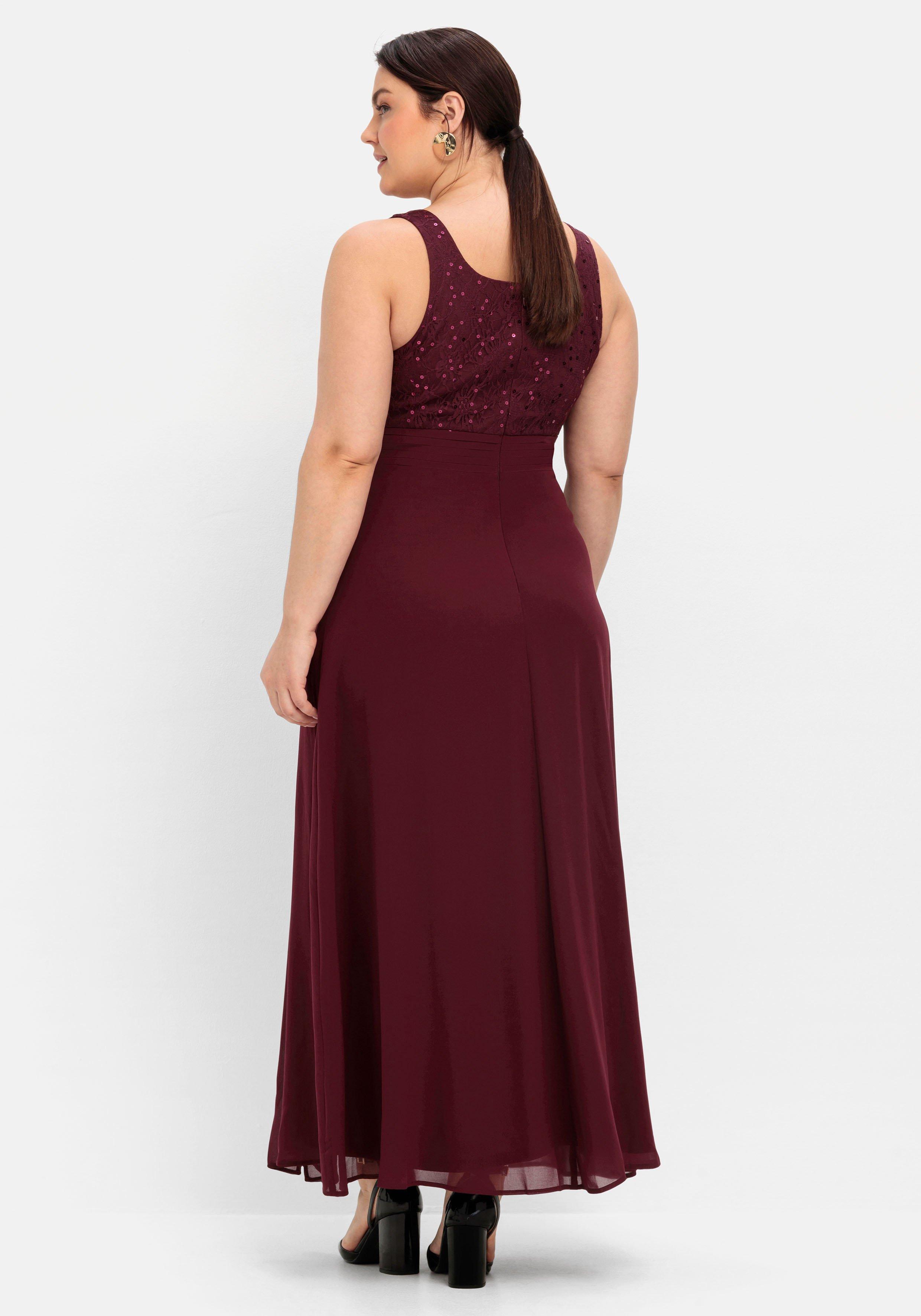 Abendkleid mit floraler Spitze