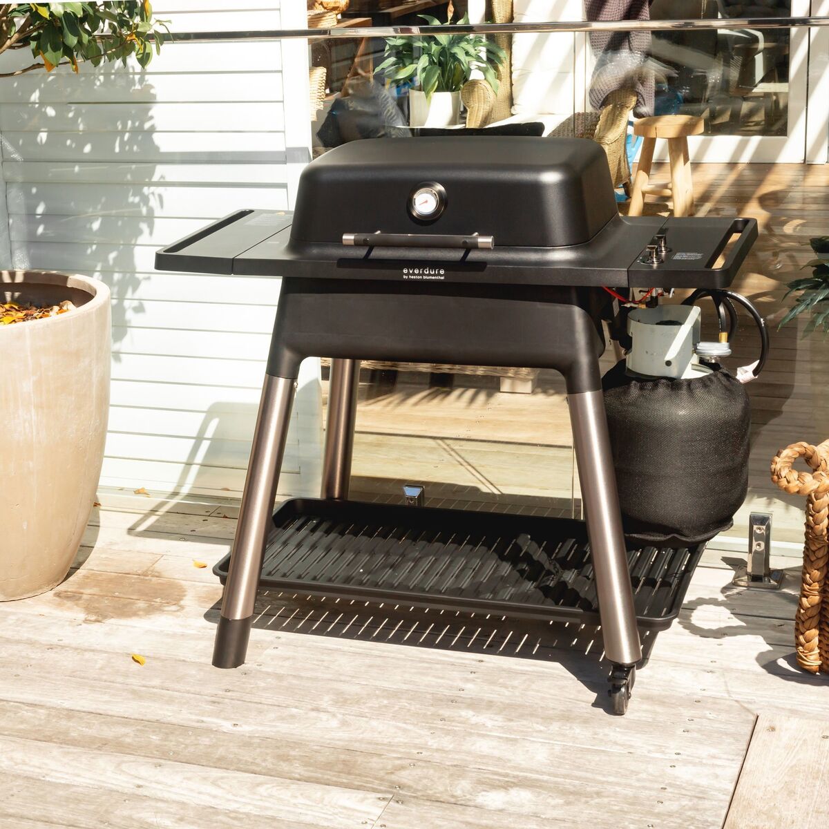 Force gasgrill + grillovertrekk & grillplade, matt svart