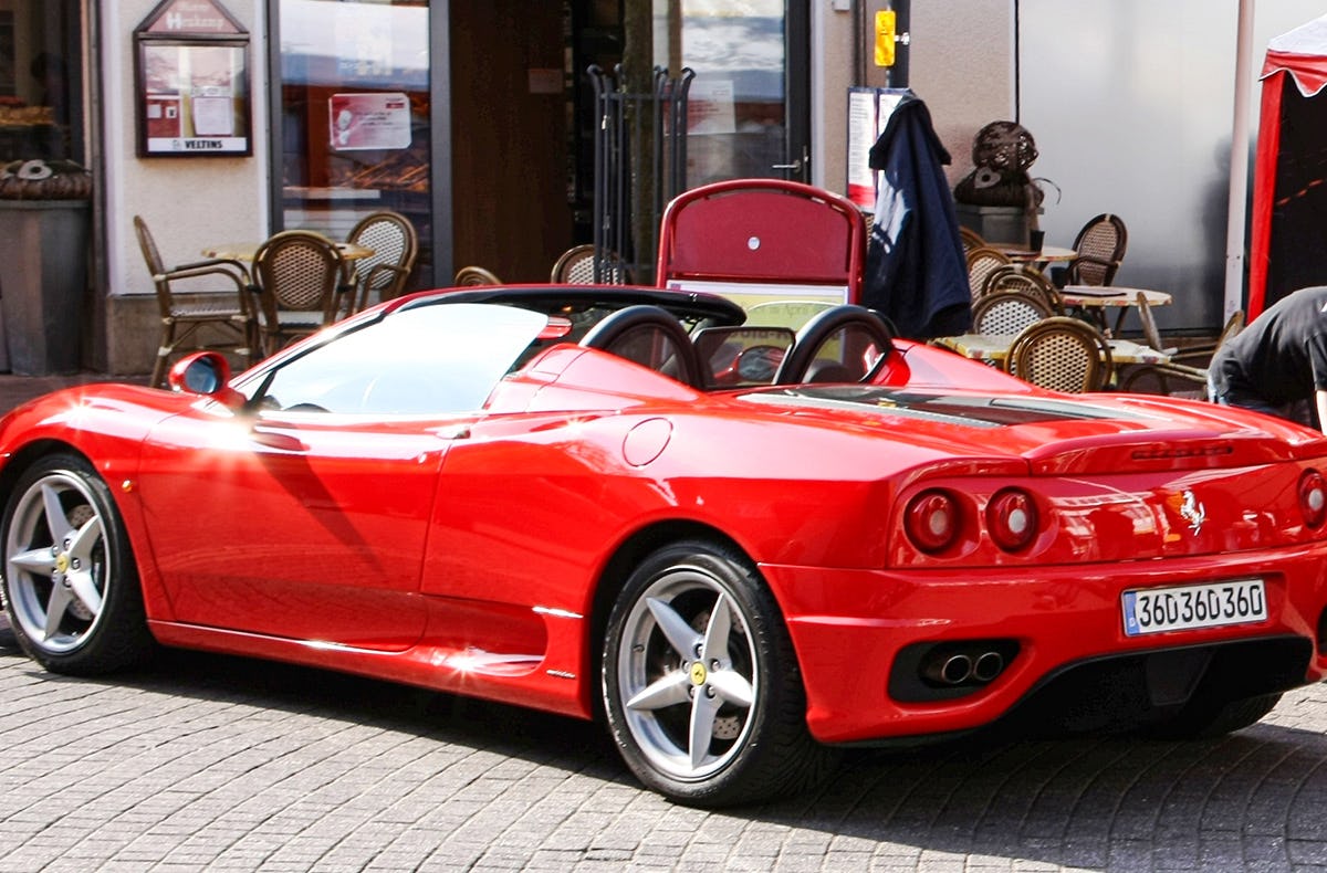 Ferrari selber fahren in Garbsen als Geschenkidee