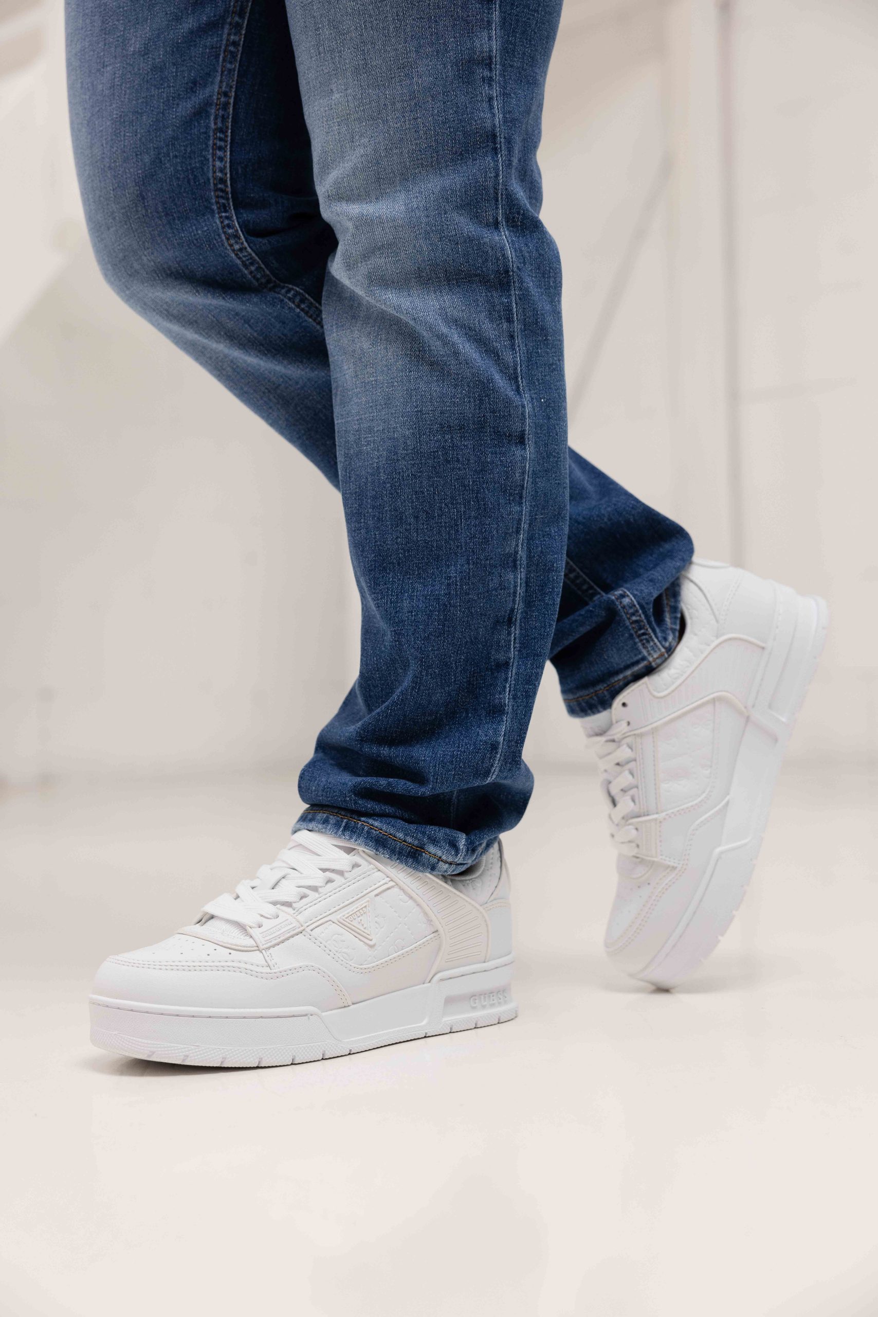 Guess Clelia Sneakers Dames Wit
