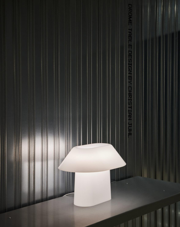 Hay Drome tafellamp white opal