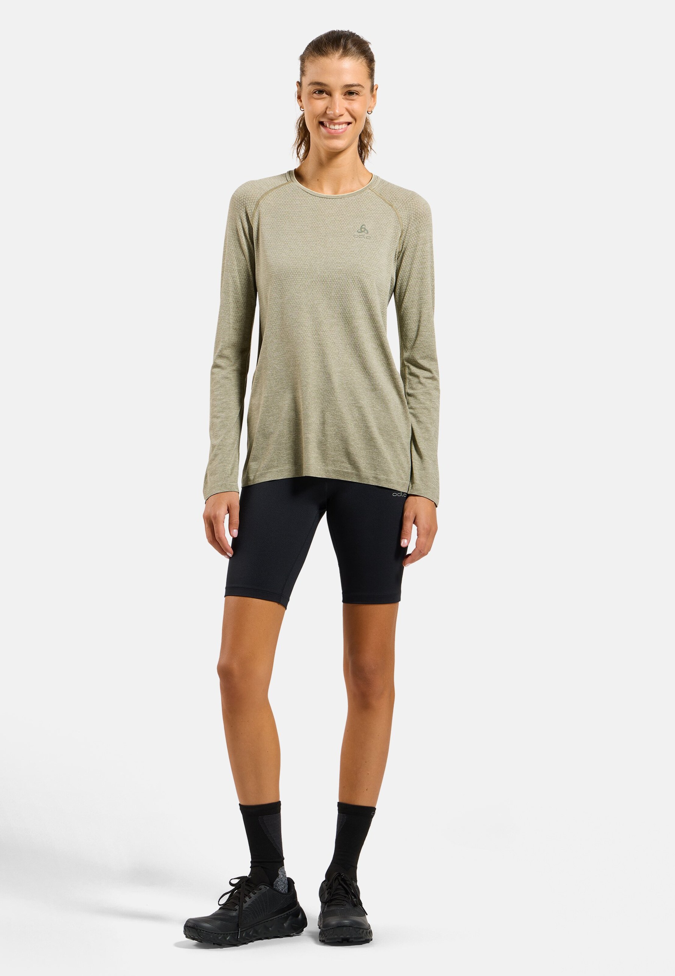 Essentials Seamless Langarm-Laufshirt in vetiver melange