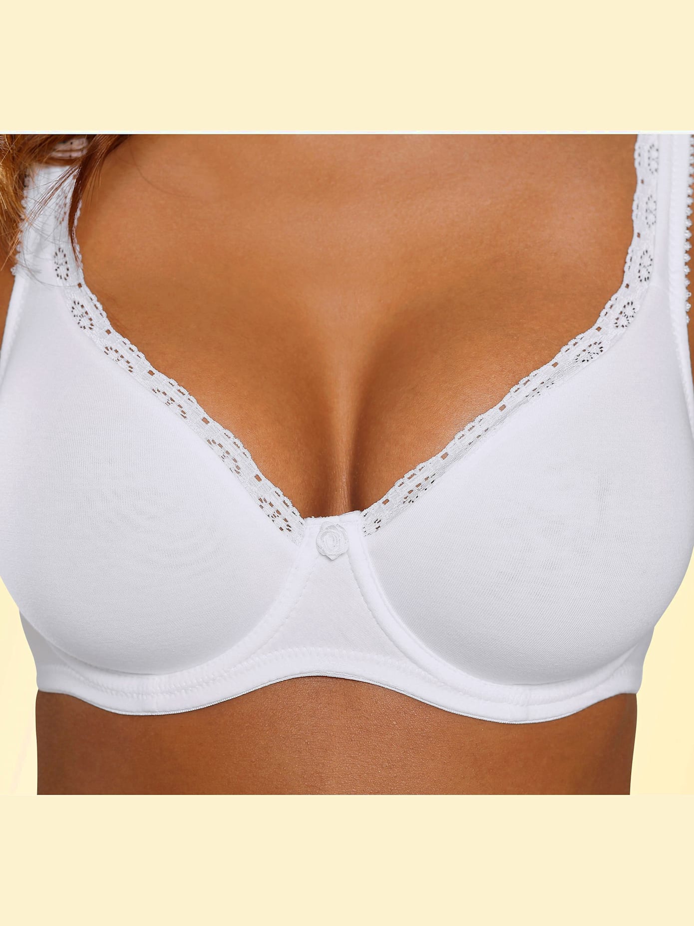 Soutien-gorge spécial t-shirt soutien-gorge basique avec bord dentelle décoratif sur les bonnets et les bretelles