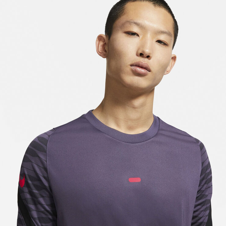 Nike Dri Fit Strike Traenings T Shirt Lilla
