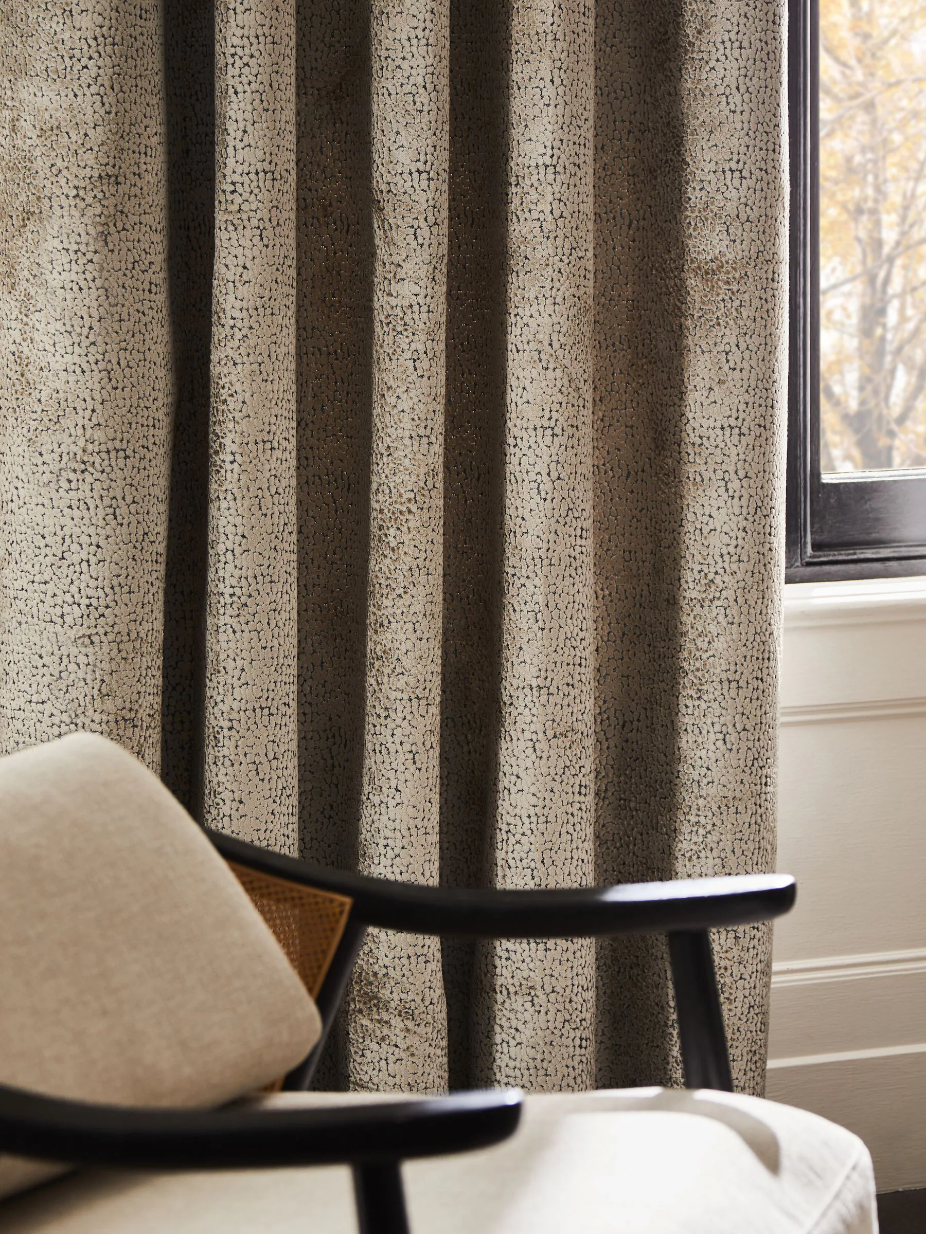 Collection Luxe Heavyweight Cut Velvet Eyelet Lined Curtains