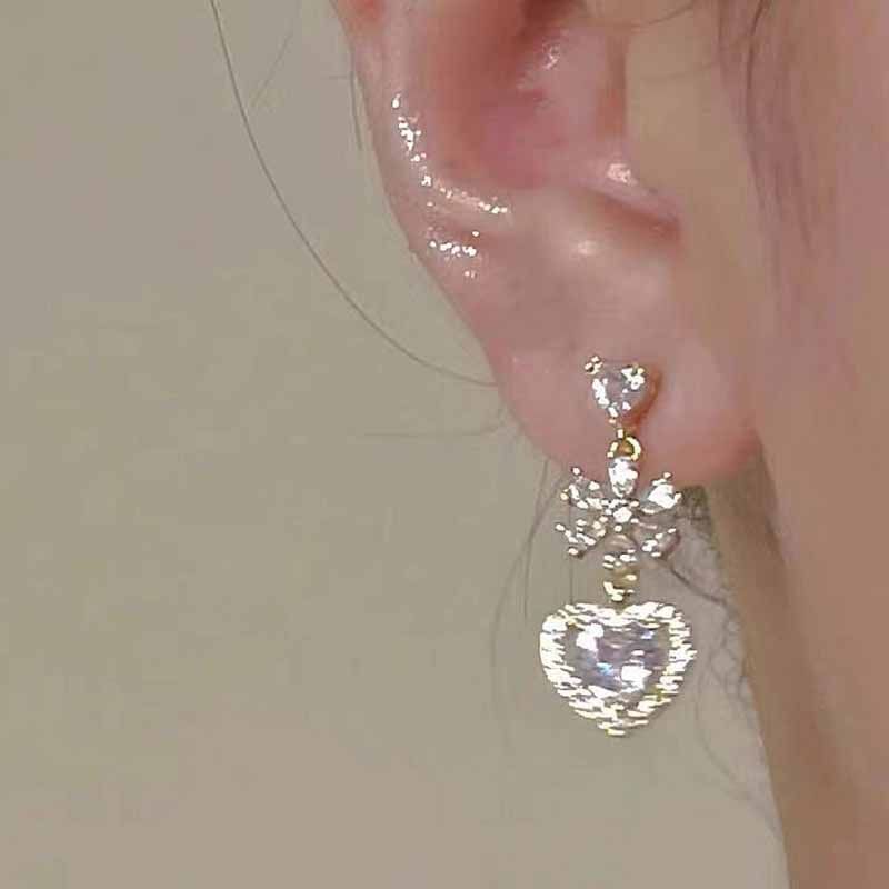 Strastruck - Hartvormige Strass Legering Oorbel