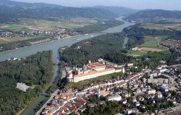 Hubschrauber-Rundflug durch die Wachau in Kilb bei St. Pölten als Geschenkidee