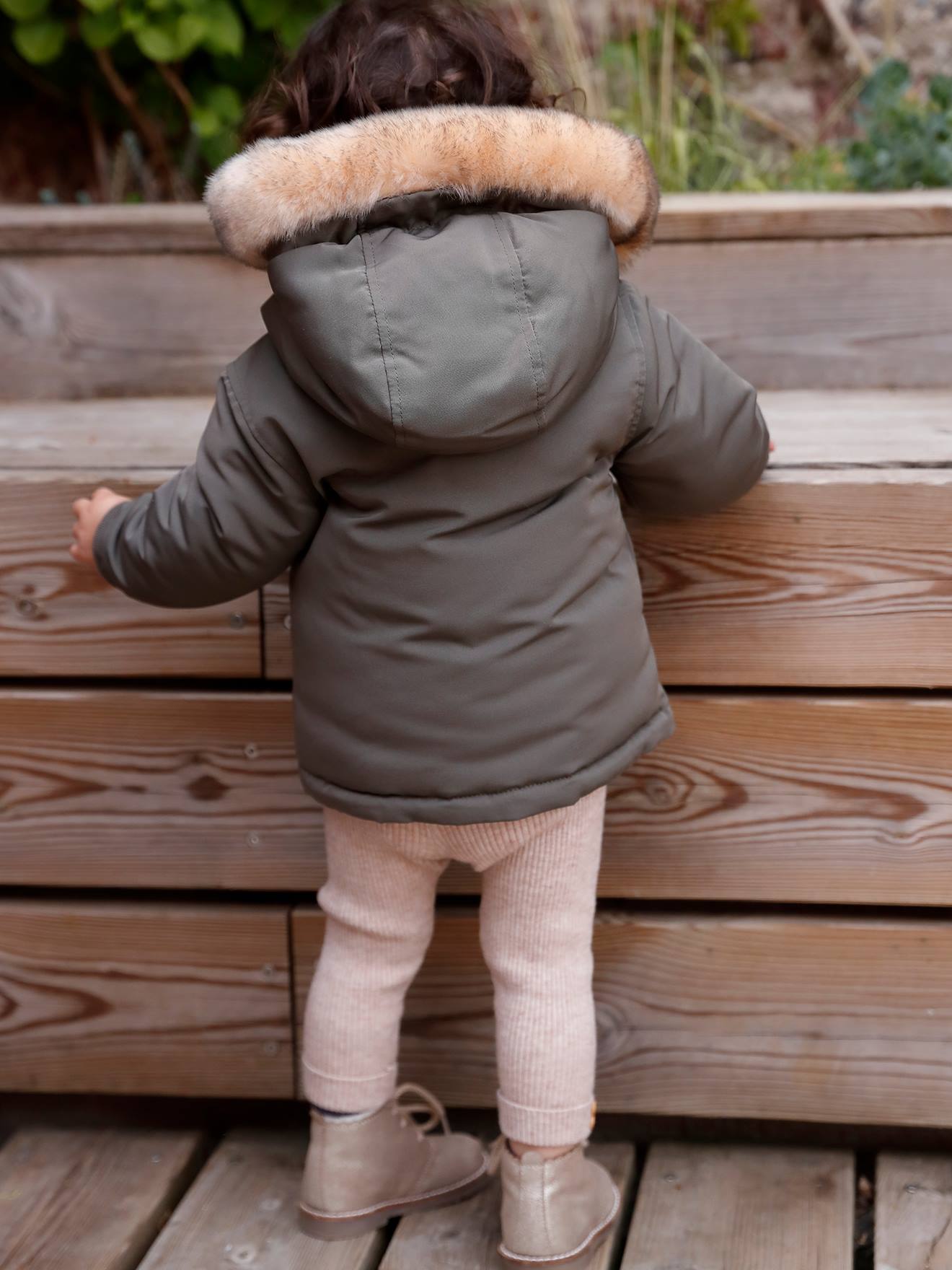 Parka reversível para bebê, com enchimento de poliéster reciclado, verde médio liso com estampas.