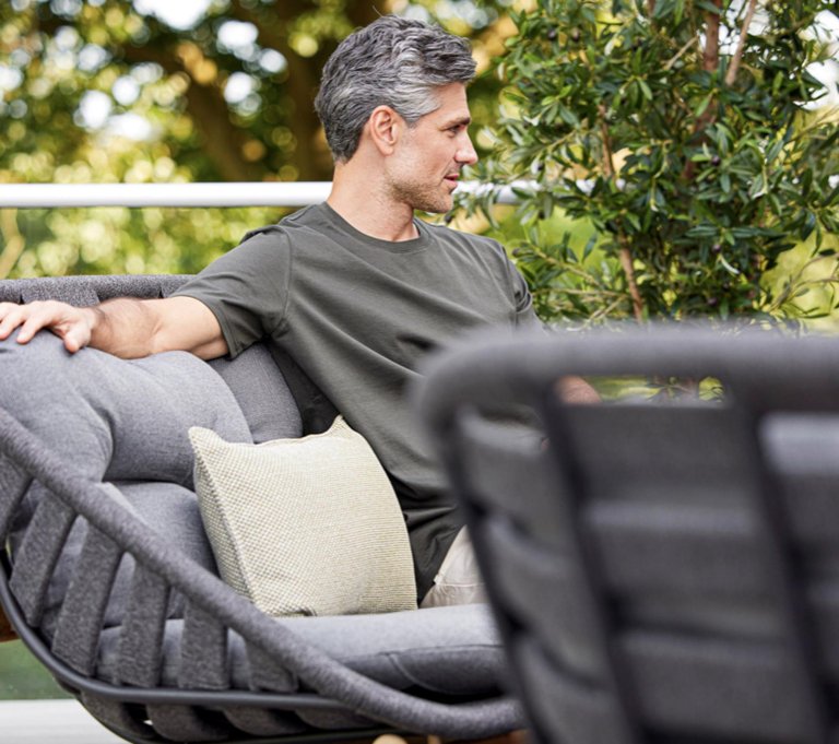 Cane-Line Strington 2-zits loungebank kussen dark grey